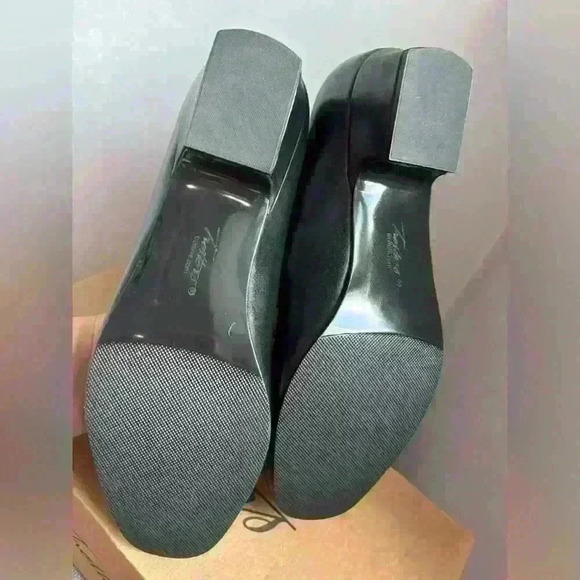 Trotters Black Leather Doris Block Kitten Heel Pump Size 7.5 Wide New in Box - Picture 8 of 10